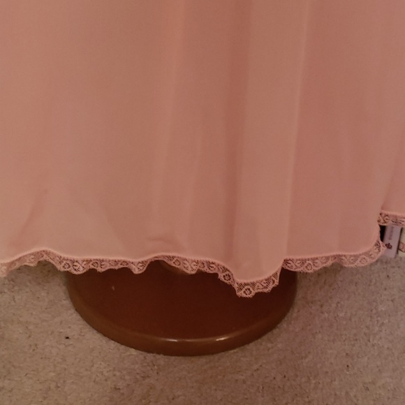 Vintage pink nightgown - Picture 5 of 8